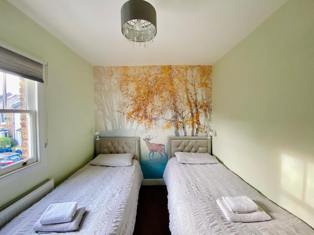 Delightful 2 Bedroom House Central Windsor Exteriör bild