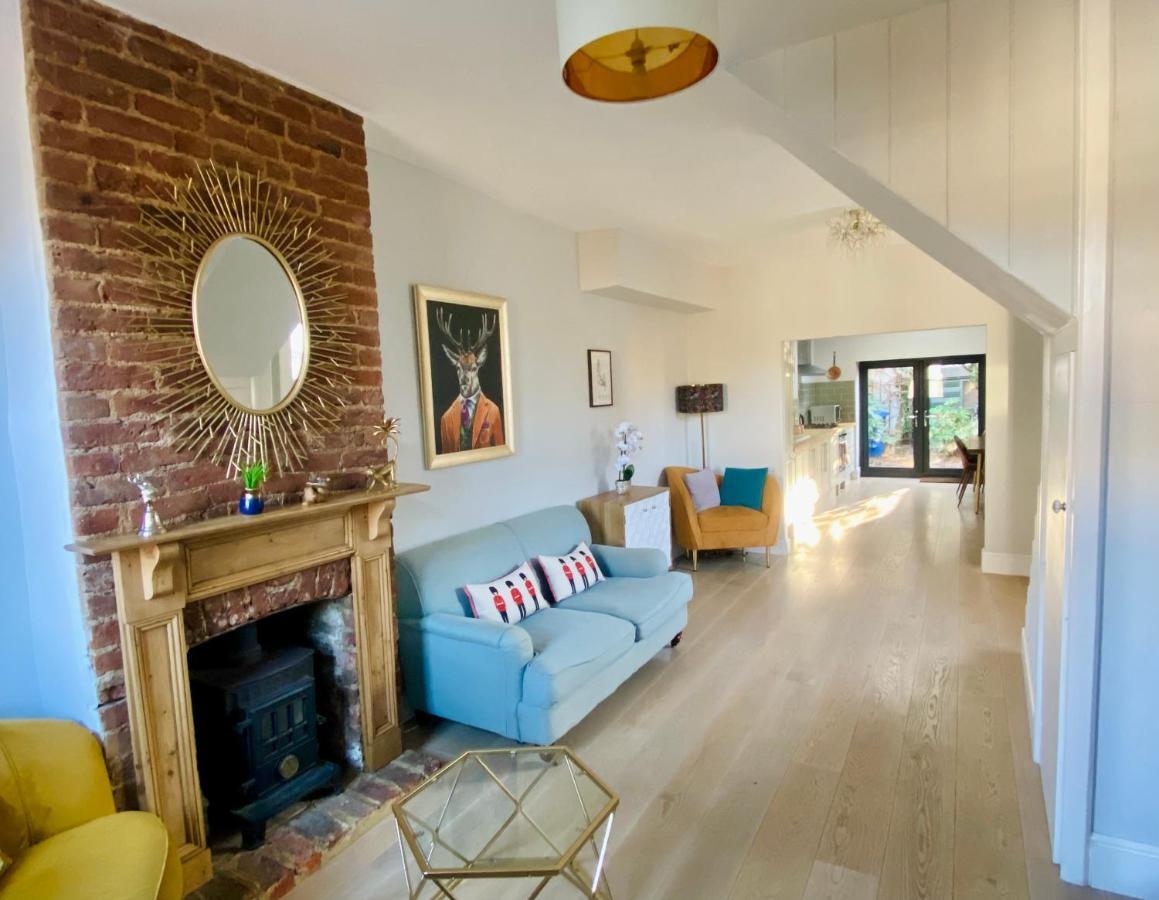 Delightful 2 Bedroom House Central Windsor Exteriör bild